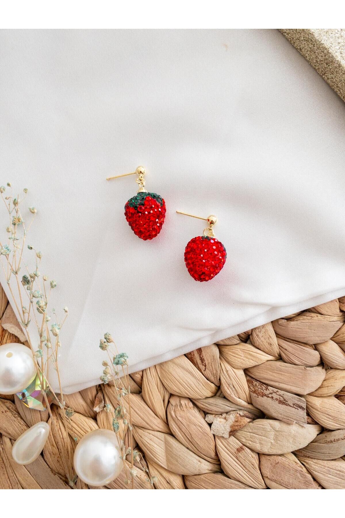 Kristal Taşlı Çilek Küpe