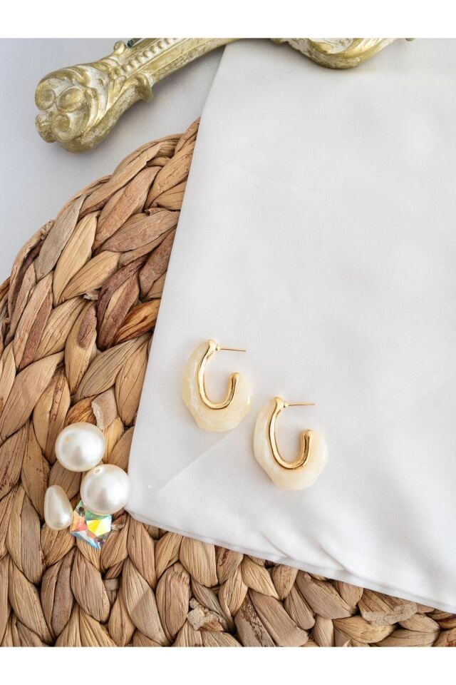 Krem Üzeri Sedef Detaylı Gold Reçine Küpe