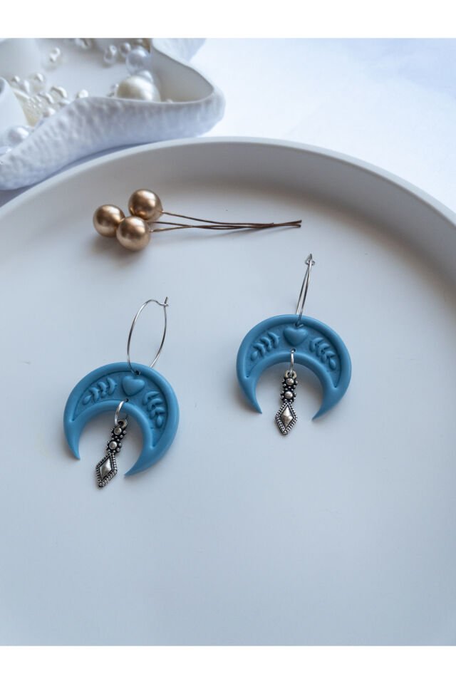 Özel Tasarım Mavi Polimer Kil Ay Şekilli Küpe