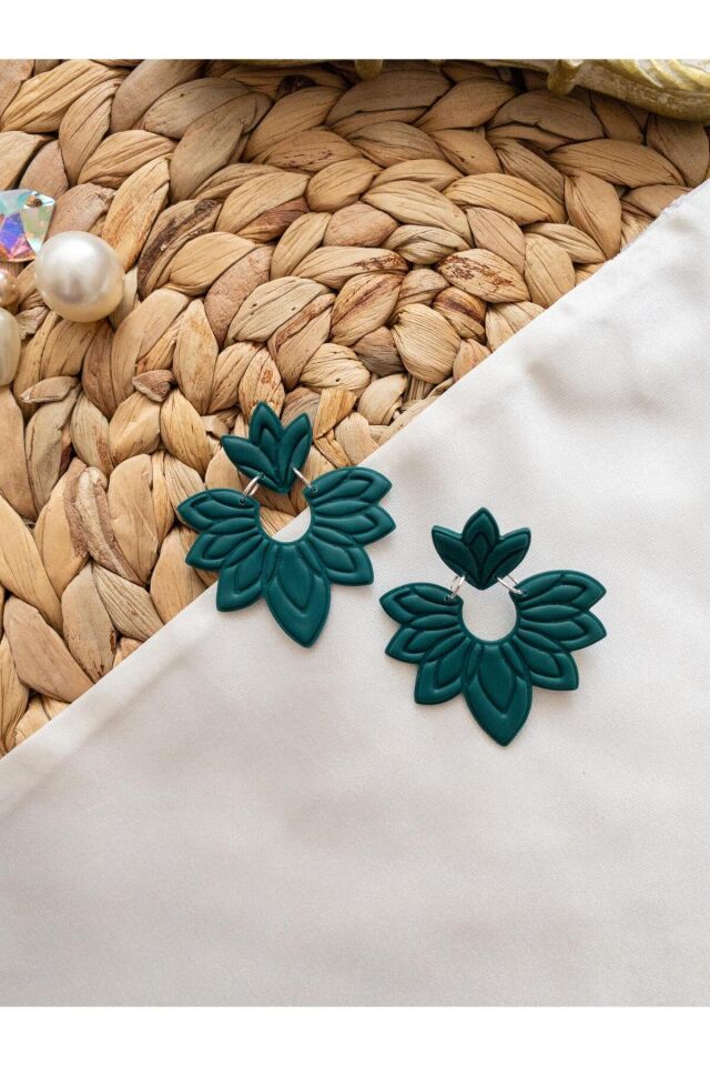 Özel Tasarım Yeşil Polimer Kil Çiçek Küpe