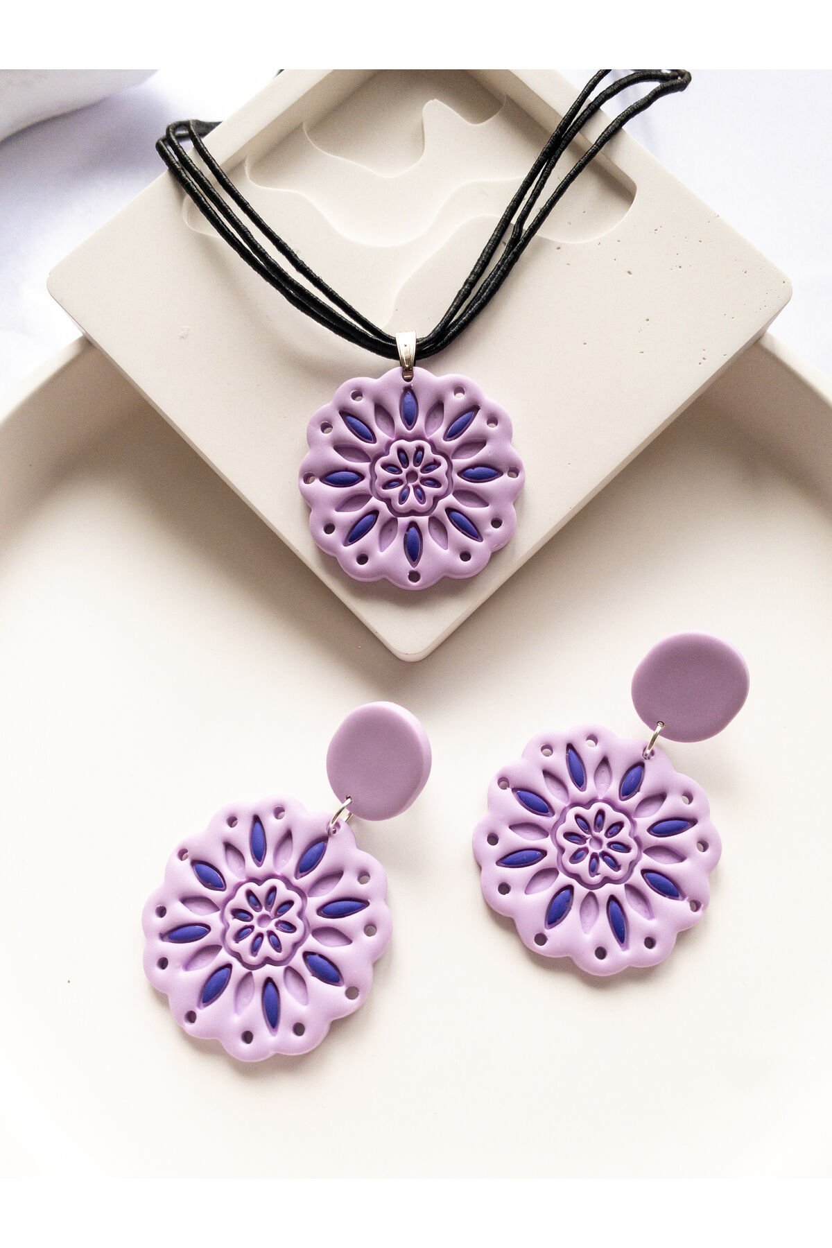 Özel Tasarım Mor Polimer Kil Çiçek Desen Kolye ve Küpe Seti