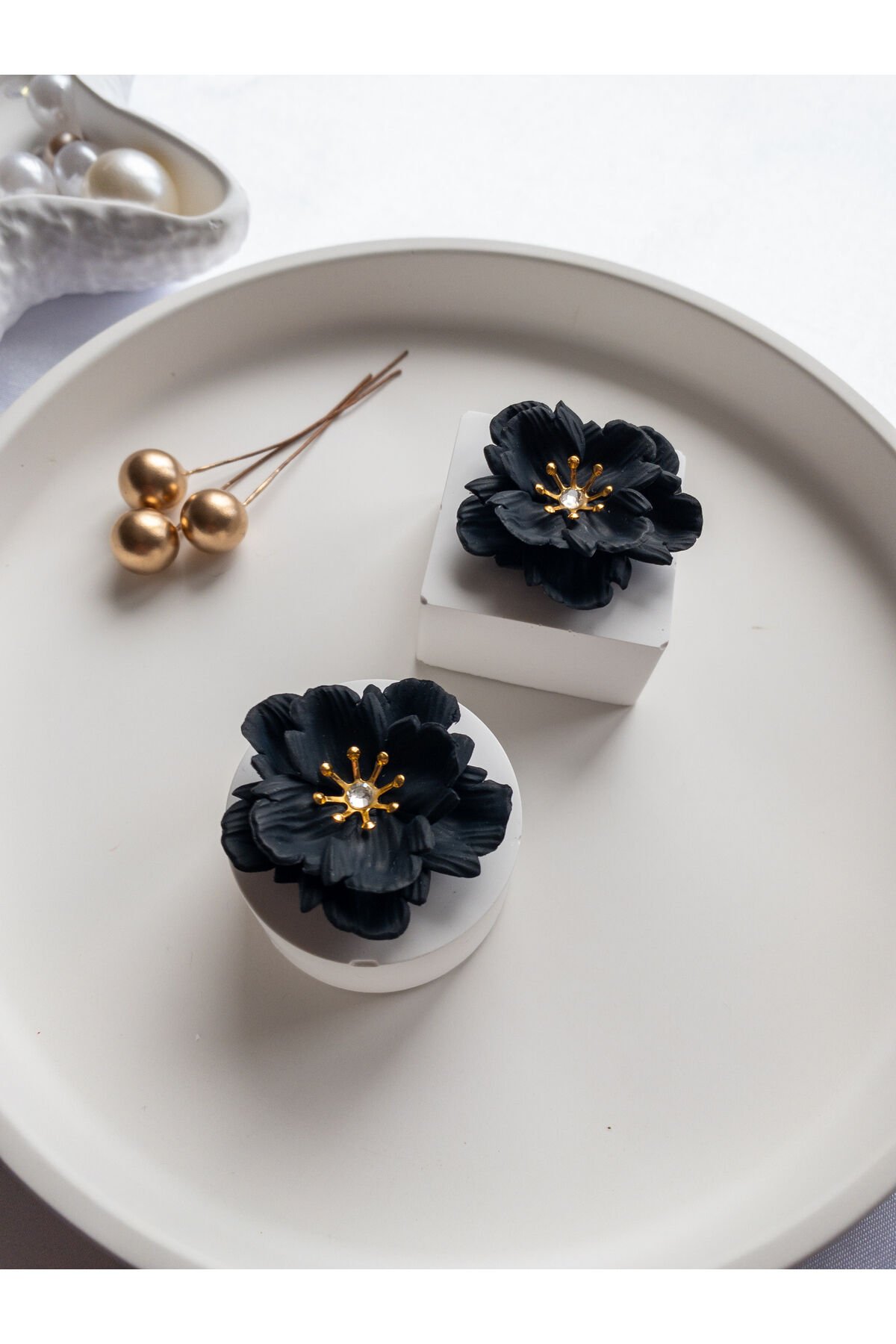 Özel Tasarım Siyah Polimer Kil Dore Detay Çiçek Küpe