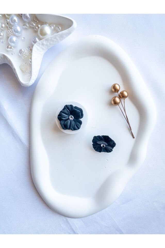 Özel Tasarım Siyah Polimer Kil Çiçek Küpe