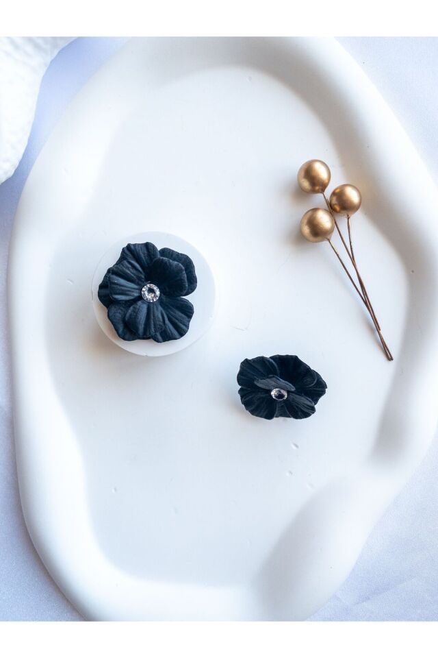 Özel Tasarım Siyah Polimer Kil Çiçek Küpe