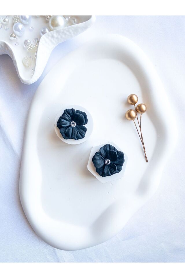 Özel Tasarım Siyah Polimer Kil Çiçek Küpe