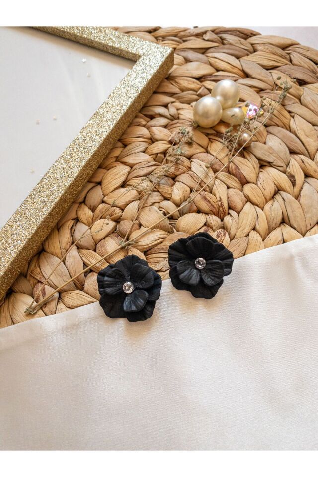 Özel Tasarım Siyah Polimer Kil Çiçek Küpe