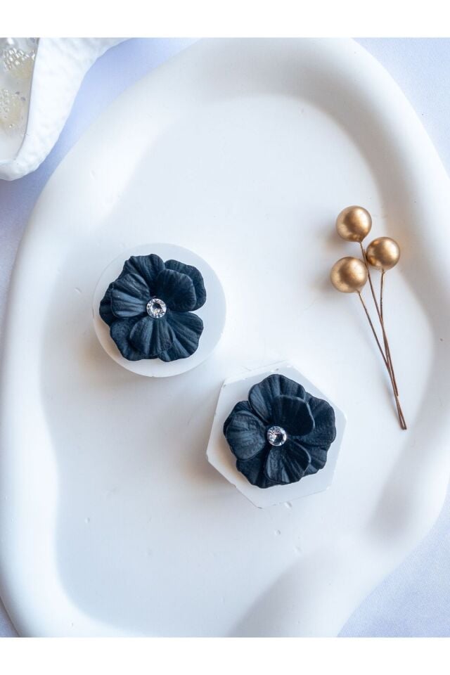 Özel Tasarım Siyah Polimer Kil Çiçek Küpe