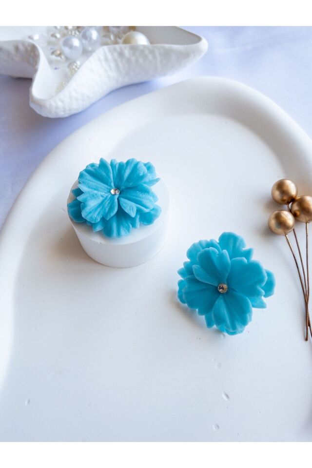 Özel Tasarım Açık Mavi Polimer Kil Çiçek Küpe
