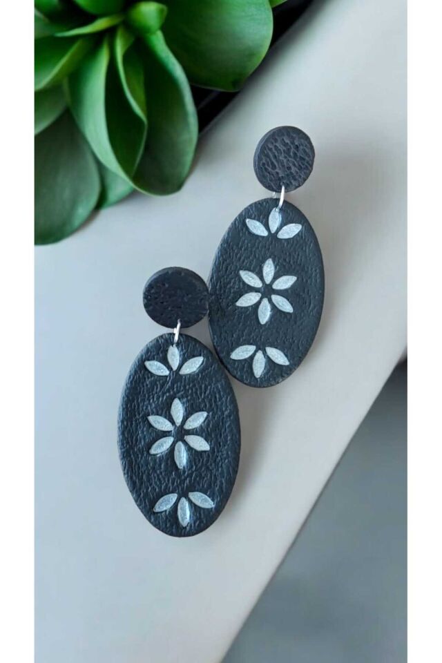 Özel Tasarım Antrasit Polimer Kil Üzeri İnci Beyazı Detay Küpe