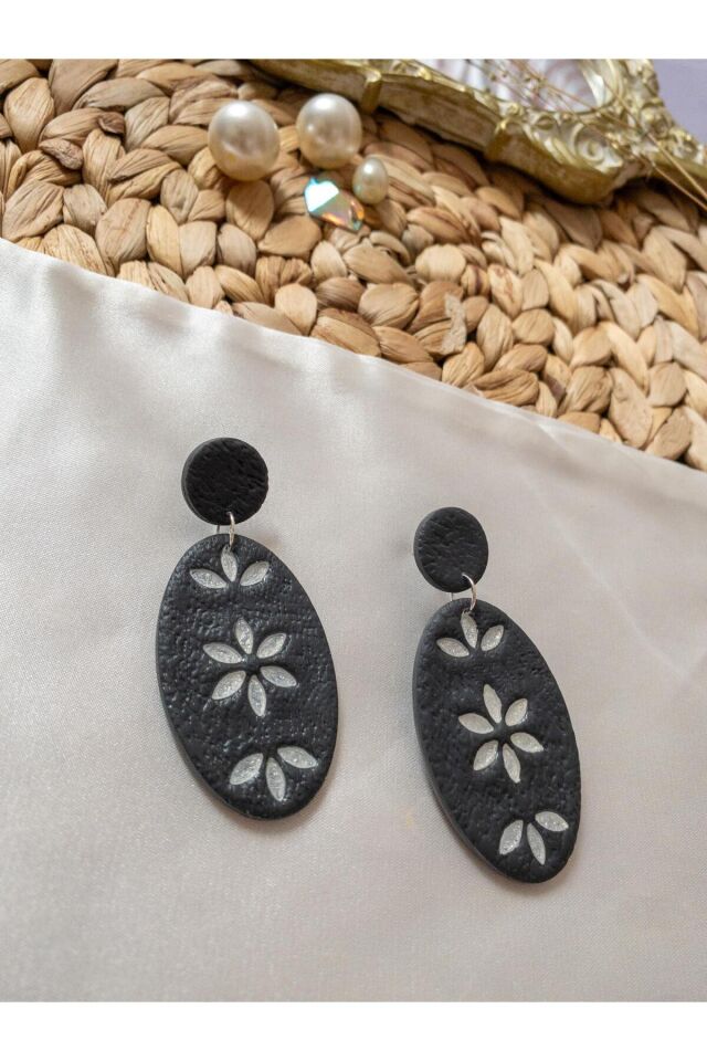 Özel Tasarım Antrasit Polimer Kil Üzeri İnci Beyazı Detay Küpe