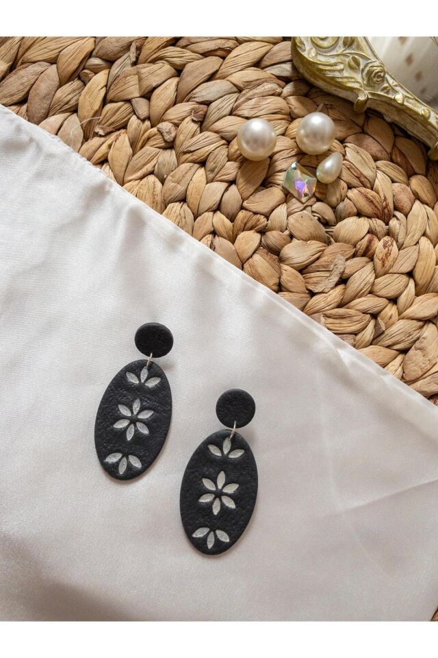 Özel Tasarım Antrasit Polimer Kil Üzeri İnci Beyazı Detay Küpe