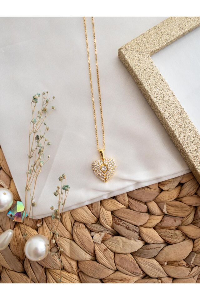 Zirkon Taşlı Kalpli Çelik Zincir Kolye