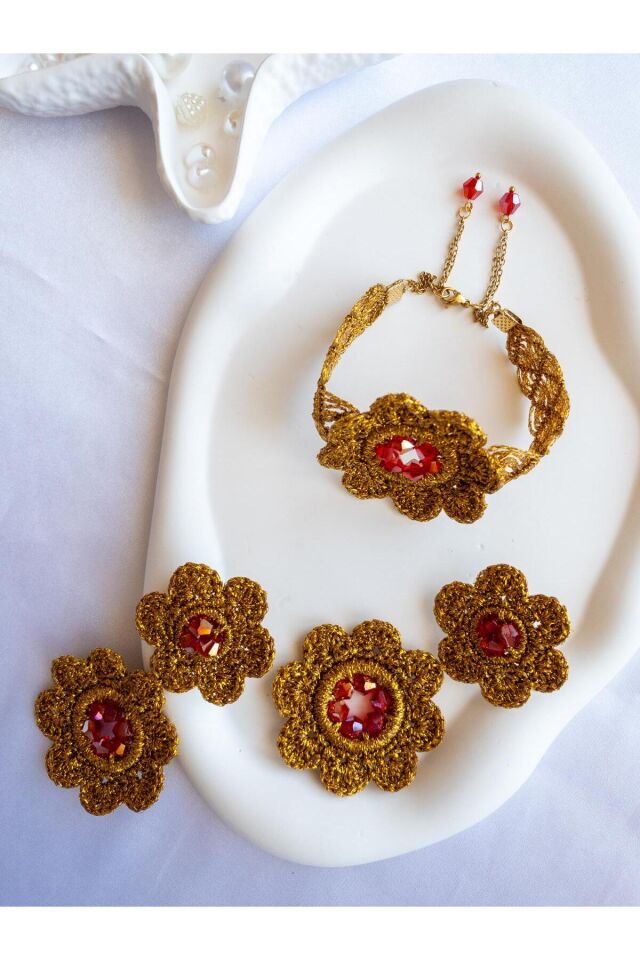 BeuBella Gold Çiçek Takı Seti – El Yapımı Küpe ve Bileklik – Kristal Cam Boncuk – Çelik Altın