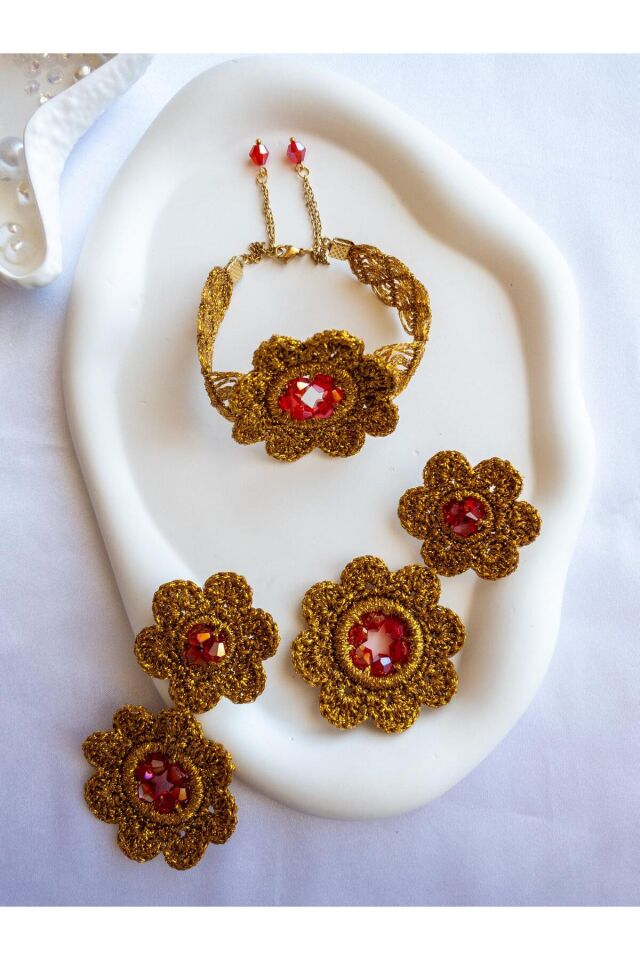 BeuBella Gold Çiçek Takı Seti – El Yapımı Küpe ve Bileklik – Kristal Cam Boncuk – Çelik Altın