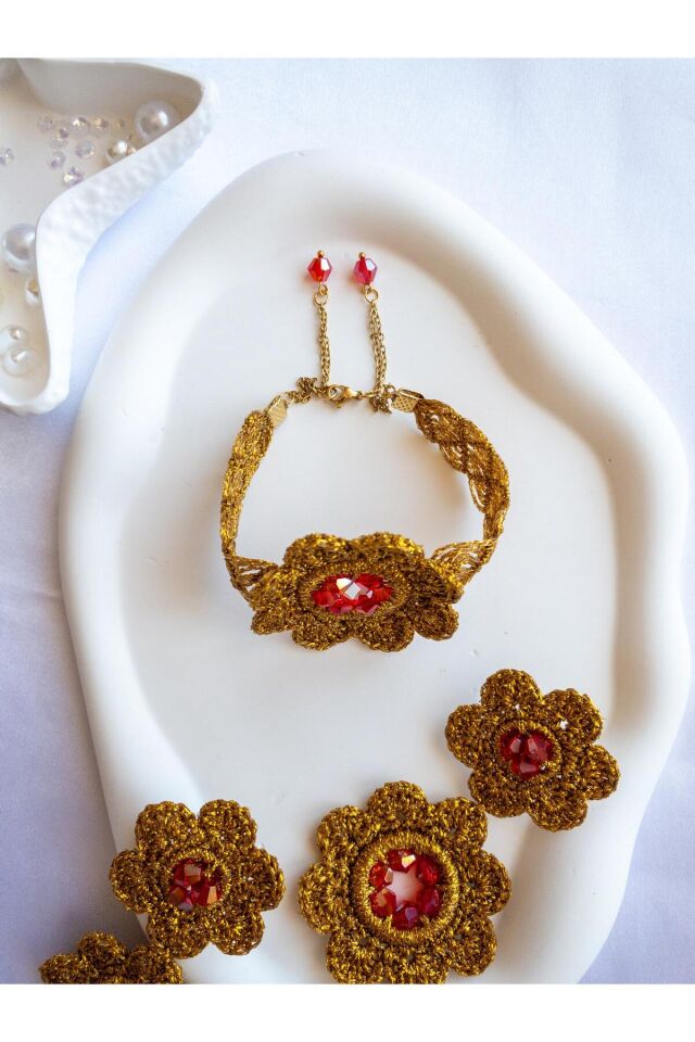 BeuBella Gold Çiçek Takı Seti – El Yapımı Küpe ve Bileklik – Kristal Cam Boncuk – Çelik Altın