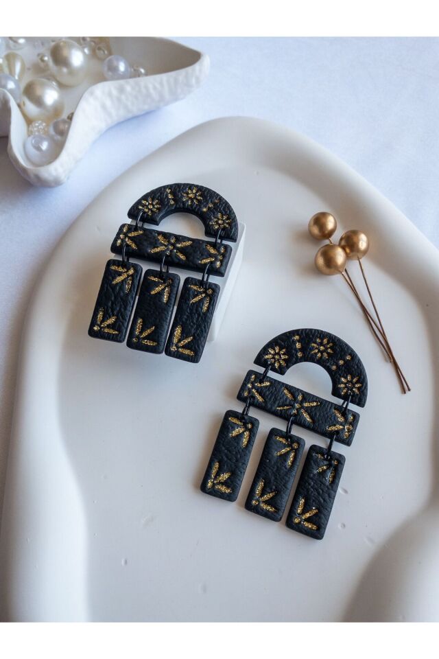 Siyah Gold Art Deco Küpe – El Yapımı Polimer Kil, Çelik Antialerjik Çivi, Hafif ve Şık Takı Siyah